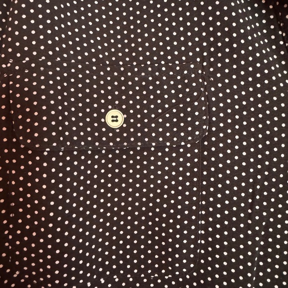 Black & white polkbutton down shirt with collar, pockets and adjustable sleeves. - Picture 2 of 7